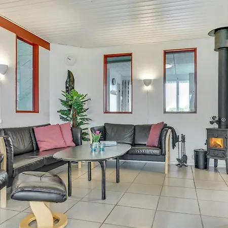 Feriehus Emly - 1-1km From The Sea By Interhome *