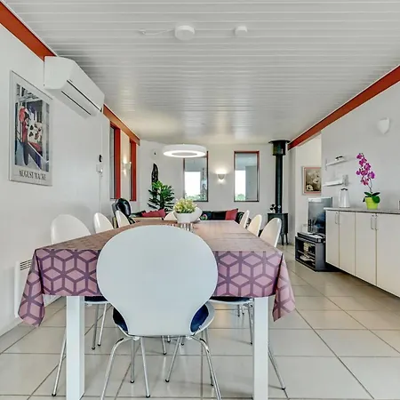 Emly - 1-1km From The Sea By Interhome